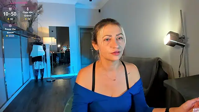 ZoeGrant online show from 11/23/25, 07:35