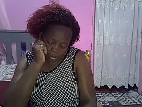 Snapshot of Ebonyceline chatting on 01/12/25, 04:50 Ebonyceline online show from 01/12/25, 04:50