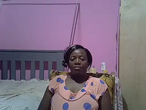 Snapshot of Ebonyceline chatting on 01/30/25, 06:56 Ebonyceline online show from 01/30/25, 06:56