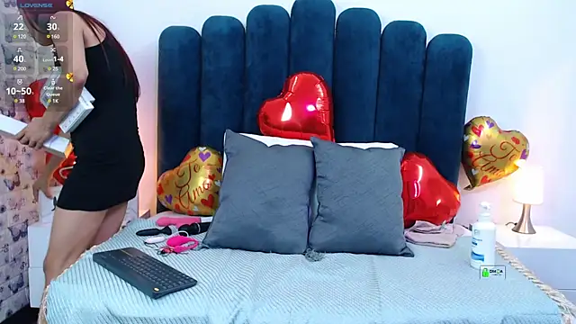 Alexawt online show from 02/18/25, 06:04