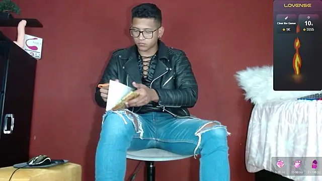 TomLover 12 online show from 02/12/25, 11:41