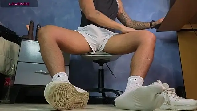 TomLover 12 online show from 02/10/26, 02:48