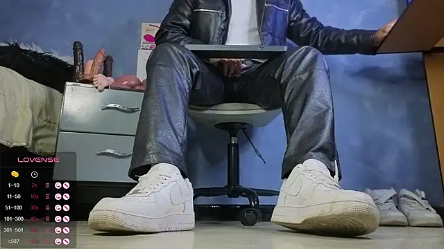 TomLover 12 online show from 02/24/26, 02:15