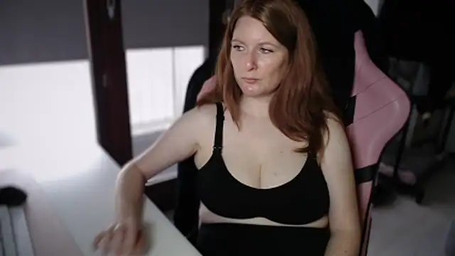 Exotic-Desire online show from 12/18/25, 08:42