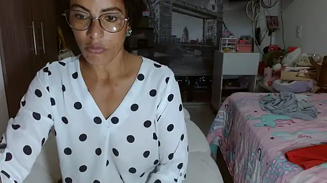 kateleyagrey online show from 12/05/24, 02:09