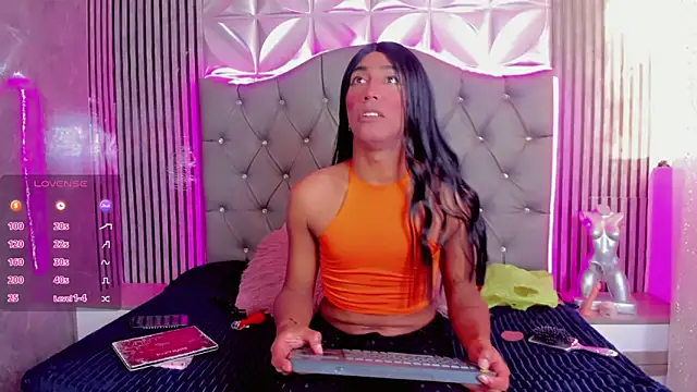 Lucia-sex online show from 04/18/26, 07:51