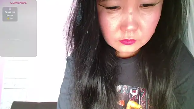 Bet Lu online show from 10/12/25, 04:22