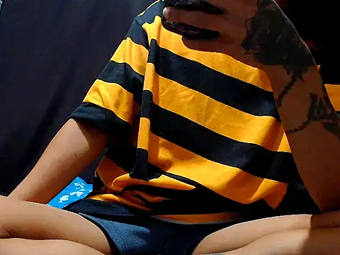 Snapshot of AsianNaughtiesMistress chatting on 06/09/26, 12:39 AsianNaughtiesMistress online show from 06/09/26, 12:39