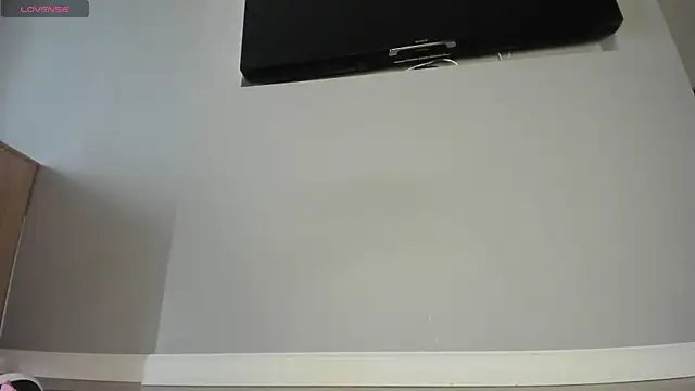 Snapshot of AngelinaMoore chatting on 06/17/26, 04:48 AngelinaMoore online show from 06/17/26, 04:48