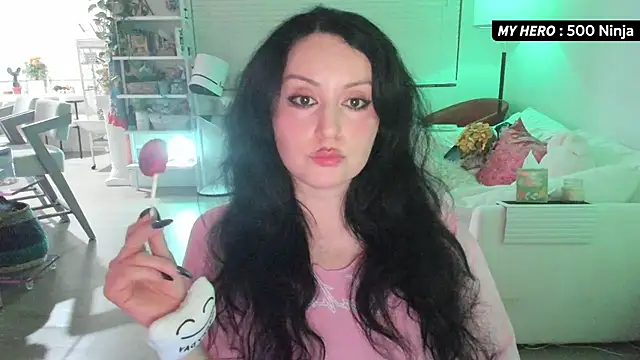 Snapshot of Vesaaa chatting on 10/25/25, 02:30 Vesaaa online show from 10/25/25, 02:30