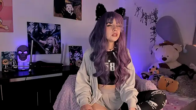 Snapshot of lolaaa_bunny1 chatting on 10/19/25, 01:12 lolaaa bunny1 online show from 10/19/25, 01:12