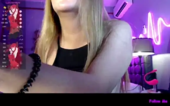 DivaMooree online show from 11/02/25, 04:26