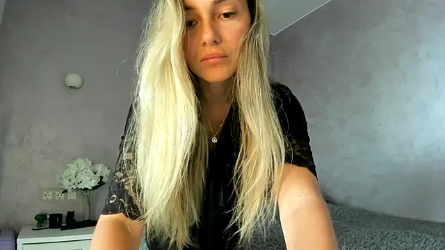  DarkRose  online show from 04/29/26, 10:52