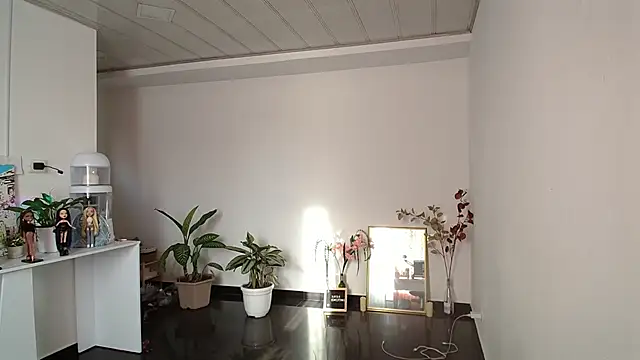 NicoleCortez online show from 01/12/25, 09:40