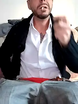 LoGaNfree88 online show from 01/01/25, 08:24