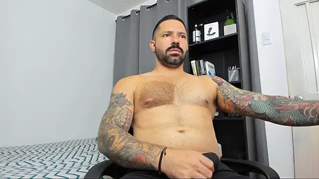 Snapshot of Pierre_Vidal chatting on 03/22/25, 02:36 Pierre Vidal online show from 03/22/25, 02:36