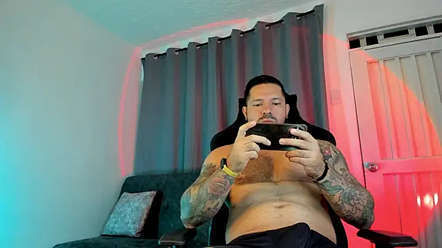 Snapshot of Pierre_Vidal chatting on 09/23/25, 01:19 Pierre Vidal online show from 09/23/25, 01:19