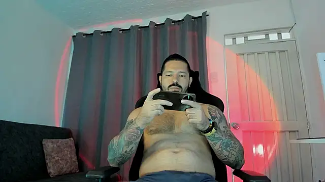 Snapshot of Pierre_Vidal chatting on 11/13/25, 01:10 Pierre Vidal online show from 11/13/25, 01:10