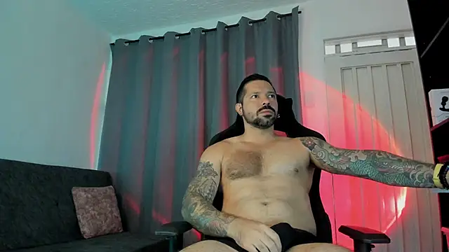 Snapshot of Pierre_Vidal chatting on 11/14/25, 01:10 Pierre Vidal online show from 11/14/25, 01:10