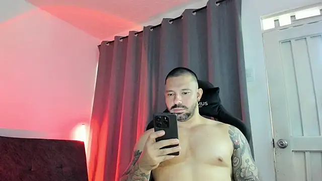 Snapshot of Pierre_Vidal chatting on 07/11/26, 07:16 Pierre Vidal online show from 07/11/26, 07:16
