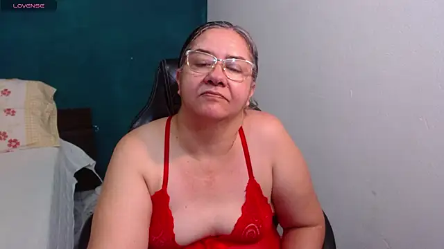 scaelettdubois online show from 04/10/26, 03:56