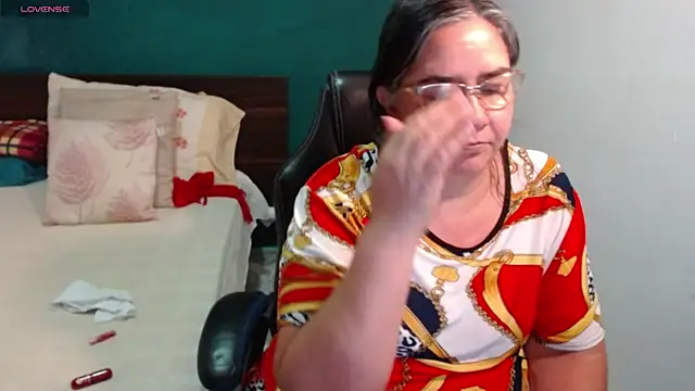 scaelettdubois online show from 06/29/26, 11:49