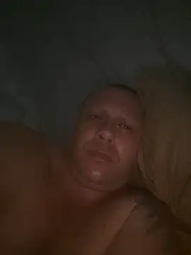 Snapshot of 1981-AZ chatting on 02/13/26, 05:36 1981-AZ online show from 02/13/26, 05:36