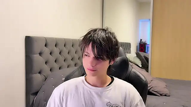 SasukeUhchiaa online show from 01/03/25, 09:58