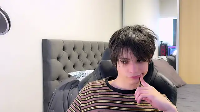 SasukeUhchiaa online show from 01/04/25, 09:31