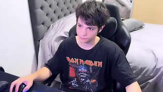 SasukeUhchiaa online show from 02/22/25, 01:33