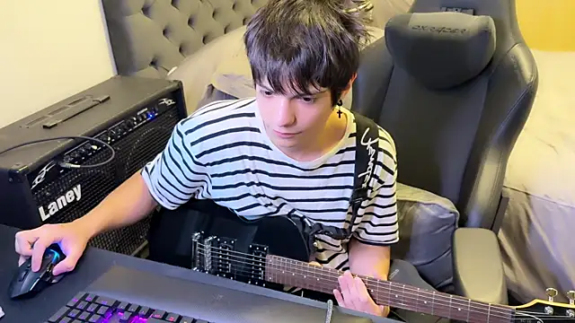 SasukeUhchiaa online show from 03/08/25, 04:50