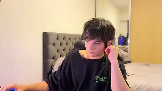 SasukeUhchiaa online show from 03/19/25, 12:37