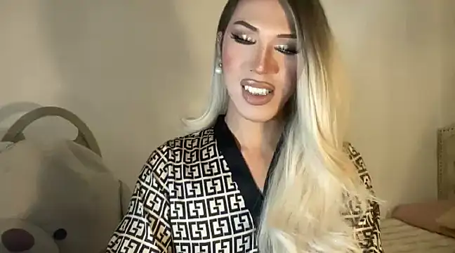 Ts glamxxxx online show from 01/31/25, 02:26