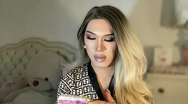 Ts glamxxxx online show from 03/15/25, 05:08