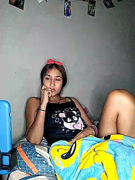 Little Naughty Nicole online show from 04/21/26, 05:47