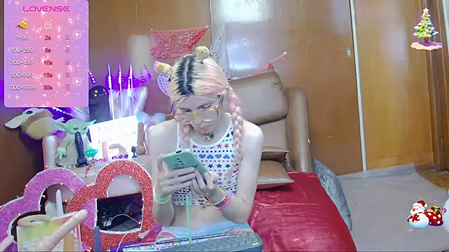 Skinygirl online show from 03/03/25, 12:48