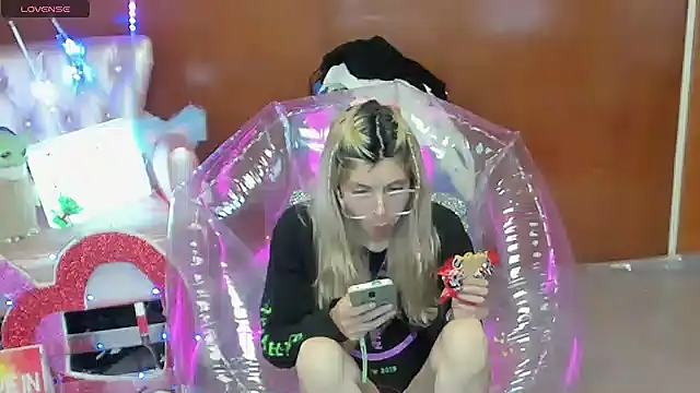 Skinygirl online show from 02/13/26, 09:11