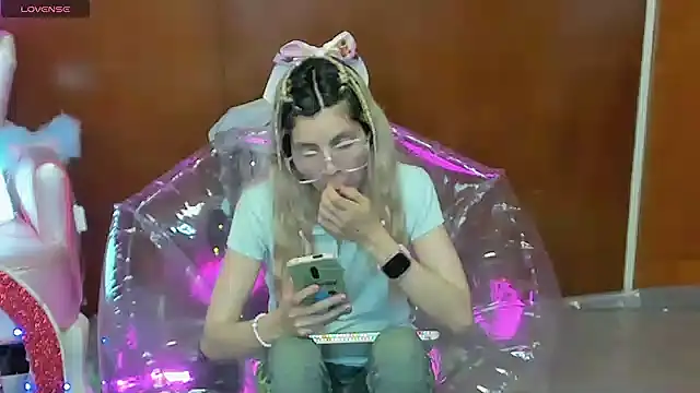 Skinygirl online show from 03/14/26, 11:32