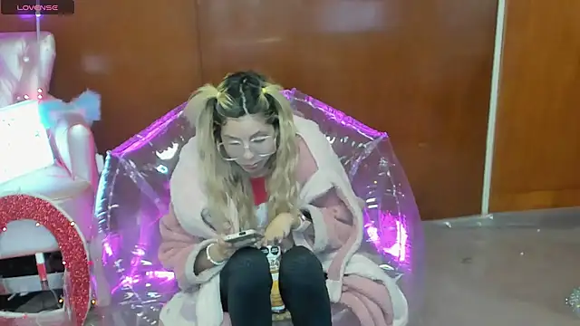 Skinygirl online show from 03/22/26, 11:52