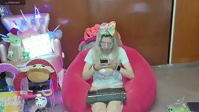 Skinygirl online show from 07/09/26, 12:04
