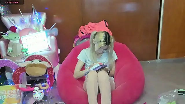 Skinygirl online show from 07/10/26, 12:26