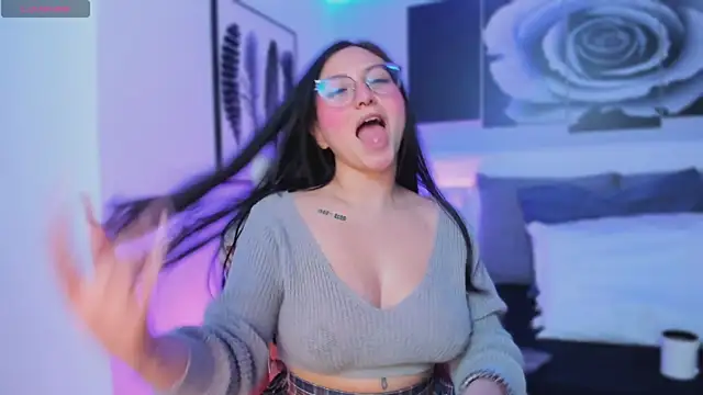 lucy neil online show from 03/19/25, 07:06