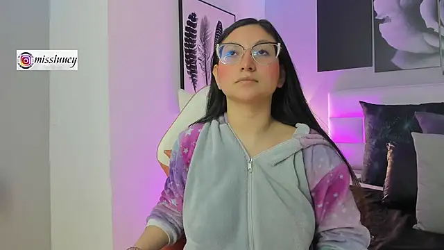 lucy neil online show from 09/23/25, 07:06