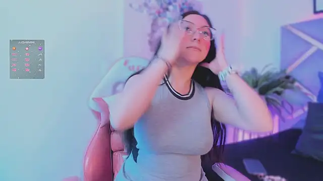 lucy neil online show from 12/04/25, 04:22