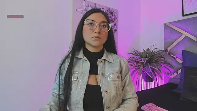 lucy neil online show from 01/06/26, 04:05