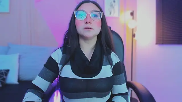 lucy neil online show from 04/07/26, 02:34