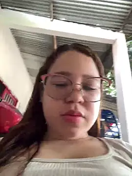 Snapshot of Lucyklein2022 chatting on 03/18/25, 02:37 Lucyklein2022 online show from 03/18/25, 02:37