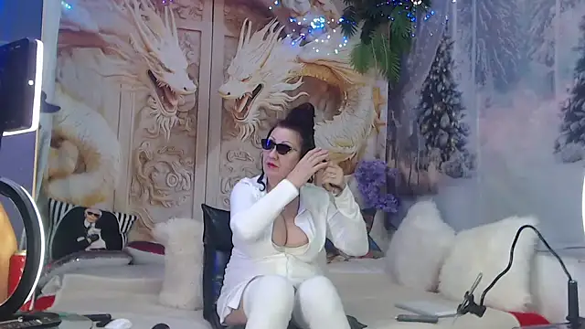 NightOrhideya online show from 12/17/25, 09:54