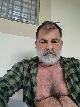 Snapshot of Peludo173317 chatting on 07/13/26, 06:44 Peludo173317 online show from 07/13/26, 06:44