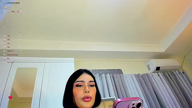 Snapshot of FuckDollNicky chatting on 12/19/24, 09:40 FuckDollNicky online show from 12/19/24, 09:40